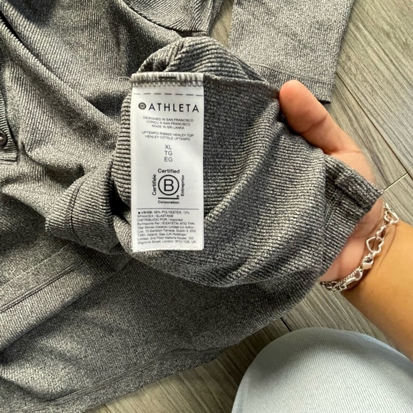 ATHLETA Uptempo Ribbed Long Sleeve Charcoal Gray Henley‎ Top - Picture 4 of 5